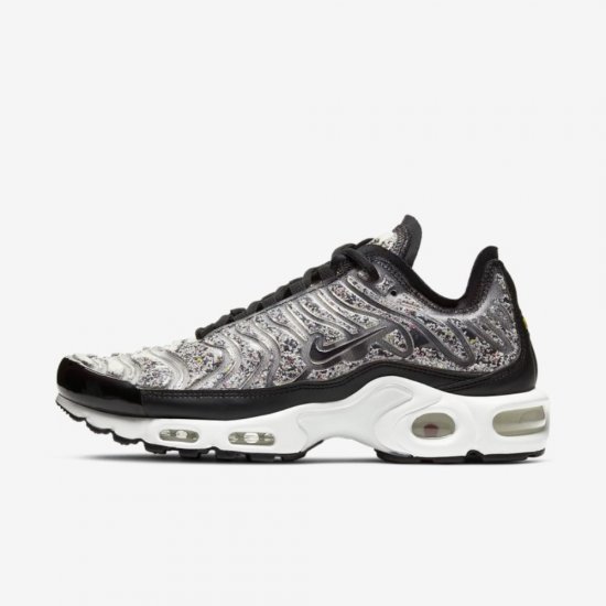 Nike Air Max Plus LX | Black / White / Black - Click Image to Close